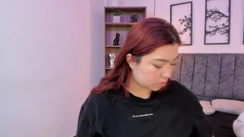 Snapshot of andy_and_emma chatting on February 10, 12:39 pm andy_and_emma online show from February 10, 12:39 pm