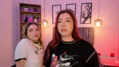 Snapshot of andy_and_emma chatting on February 12, 12:22 pm andy_and_emma online show from February 12, 12:22 pm