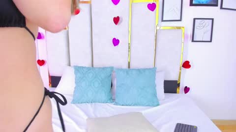 Snapshot of andy_bluee chatting on February 4, 6:57 am Andy bluee online show from February 4, 6:57 am