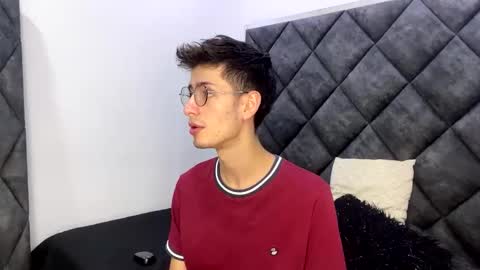 andy_collins__ online show from February 16, 5:37 am