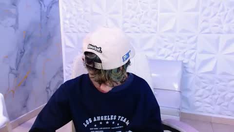 andy_dan1 online show from March 30, 9:05 pm