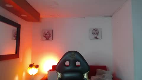 andy_eagleton_20 online show from June 2, 3:08 am