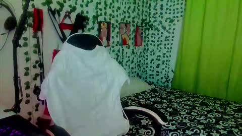 Snapshot of andy_gray01 chatting on December 2, 5:30 pm Andy Gray online show from December 2, 5:30 pm