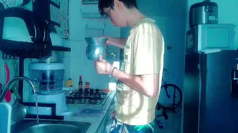 Snapshot of andy_gray01 chatting on December 3, 11:41 am Andy Gray online show from December 3, 11:41 am