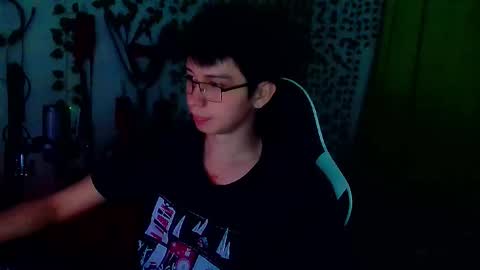 Snapshot of andy_gray01 chatting on December 5, 11:41 am Andy Gray online show from December 5, 11:41 am