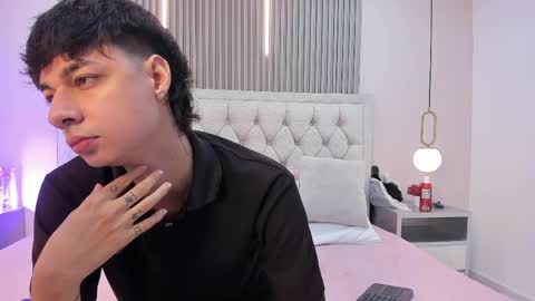 We are Andy and May online show from April 11, 1:37 pm