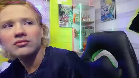 andy online show from November 28, 8:11 pm