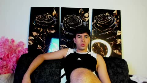 andy_wood1 online show from April 7, 12:27 pm