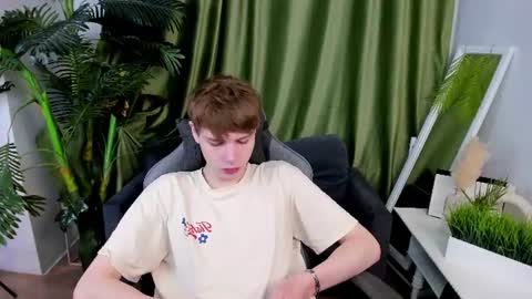 Snapshot of andyjey_ chatting on July 11, 7:05 pm Mandy and Andy online show from July 11, 7:05 pm
