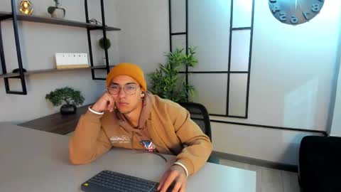 Andy Joy  online show from November 12, 11:32 am