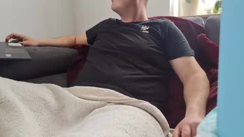 Snapshot of andypsilon88 chatting on March 4, 9:51 am ShortyfromS online show from March 4, 9:51 am