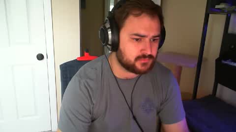 andysaurus_rex1 online show from April 19, 5:45 pm