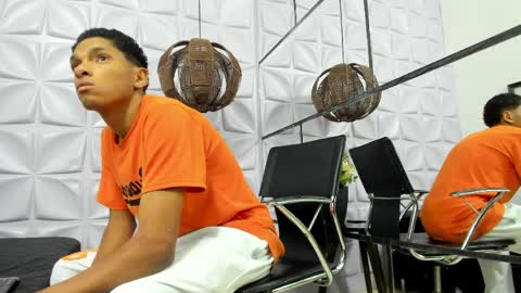 Andy  online show from April 11, 10:52 am