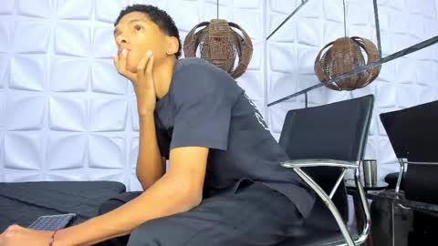 Andy  online show from April 15, 10:44 am