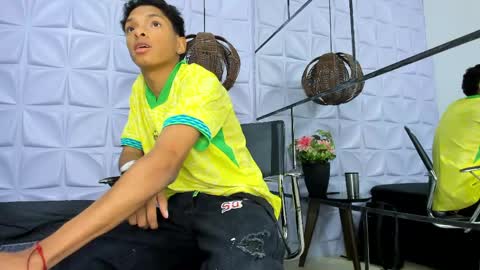 Andy  online show from April 16, 11:22 am