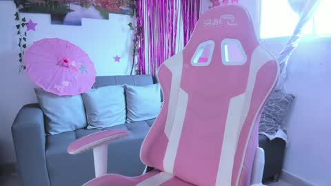          online show from January 7, 3:02 pm