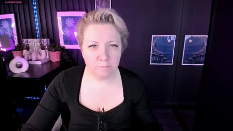 aneli_mira online show from April 4, 5:49 am