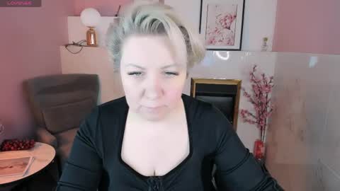 aneli_mira online show from April 8, 2:50 pm