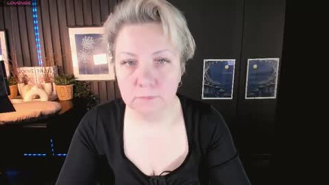 aneli_mira online show from April 18, 6:17 am