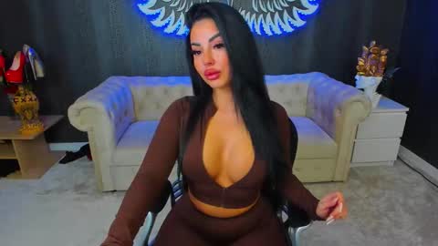 Snapshot of anemariejolie chatting on October 3, 4:59 pm Anne online show from October 3, 4:59 pm