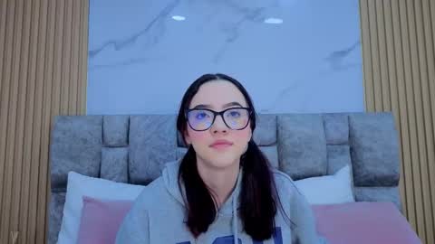 Snapshot of angel__kiss chatting on January 10, 12:07 pm angel__kiss online show from January 10, 12:07 pm