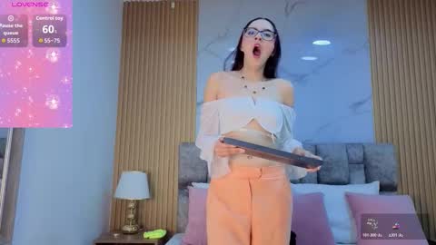 Snapshot of angel__kiss chatting on January 18, 12:20 pm angel__kiss online show from January 18, 12:20 pm