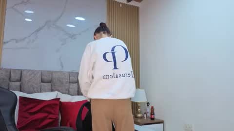 Snapshot of angel__kiss chatting on February 24, 11:41 am angel__kiss online show from February 24, 11:41 am