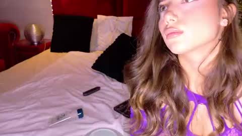 Snapshot of angel__vibe chatting on June 11, 9:57 pm angel__vibe online show from June 11, 9:57 pm