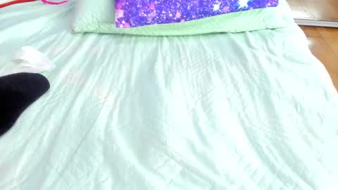  Angel  online show from March 28, 5:40 am