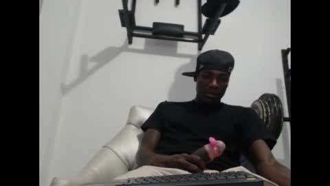 Snapshot of angel_blakee chatting on December 4, 4:10 am Angel Blake online show from December 4, 4:10 am