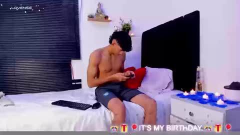 angel_boy0 online show from March 21, 4:39 am