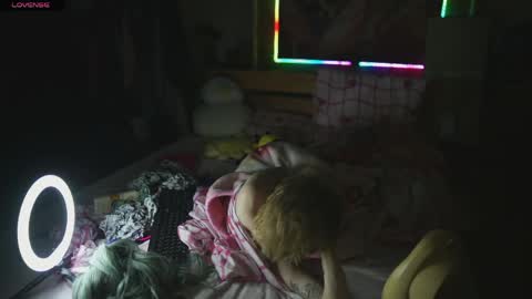 angel_dia online show from April 28, 2:10 am