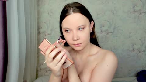 Snapshot of angel_doll585 chatting on January 31, 10:21 pm Fallen Angel online show from January 31, 10:21 pm