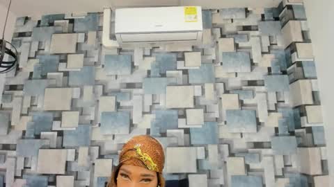 Snapshot of angel_dthroat chatting on February 5, 12:10 pm ANGHEL online show from February 5, 12:10 pm