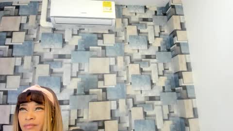 Snapshot of angel_dthroat chatting on February 11, 12:10 pm ANGHEL online show from February 11, 12:10 pm