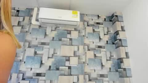 Snapshot of angel_dthroat chatting on February 21, 12:17 pm ANGHEL online show from February 21, 12:17 pm