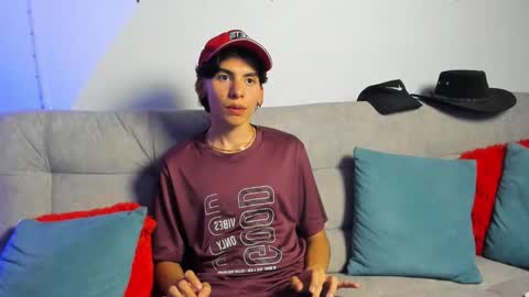 angel_dustt1 online show from May 27, 8:39 pm