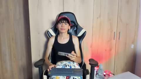 angel_dustt1 online show from June 10, 8:30 pm
