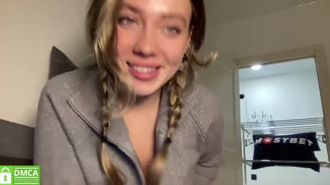 Greetings  Jess online show from December 23, 3:23 pm