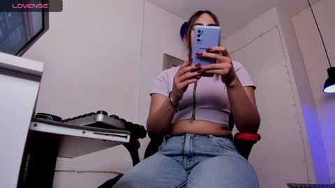 Snapshot of angel_hardy_dl chatting on January 23, 12:09 pm angel hardy online show from January 23, 12:09 pm