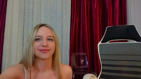 Gabriella online show from April 20, 3:48 pm