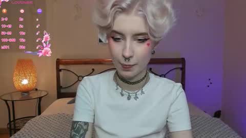 Snapshot of angel_julles chatting on November 29, 8:17 am Angel Dust online show from November 29, 8:17 am