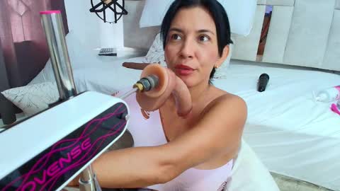 Snapshot of angel_perverted1 chatting on October 18, 2:18 pm Nicolle online show from October 18, 2:18 pm