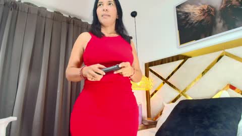 Nicolle  online show from April 9, 11:15 am