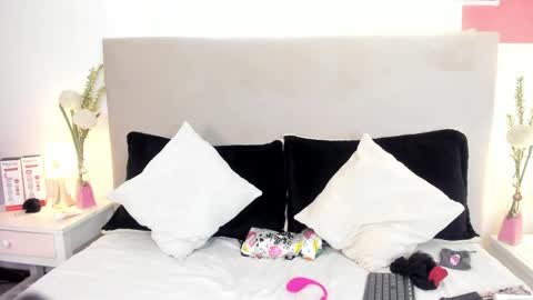 Snapshot of angel_velvet_ chatting on May 19, 1:56 am angel_velvet_ online show from May 19, 1:56 am