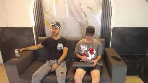 Snapshot of angel_villareal_ chatting on February 20, 6:26 am angel_villareal_ online show from February 20, 6:26 am