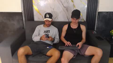 Snapshot of angel_villareal_ chatting on February 28, 4:35 am angel_villareal_ online show from February 28, 4:35 am