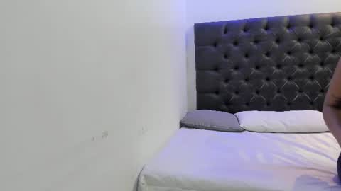 angela_rendon online show from June 18, 11:03 am