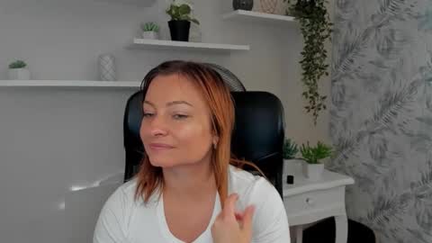 Angela online show from September 12, 1:00 pm