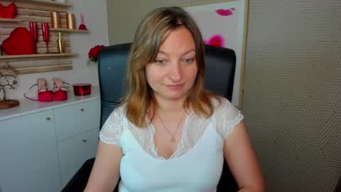 Snapshot of angela_samt chatting on June 9, 6:03 am Angela online show from June 9, 6:03 am